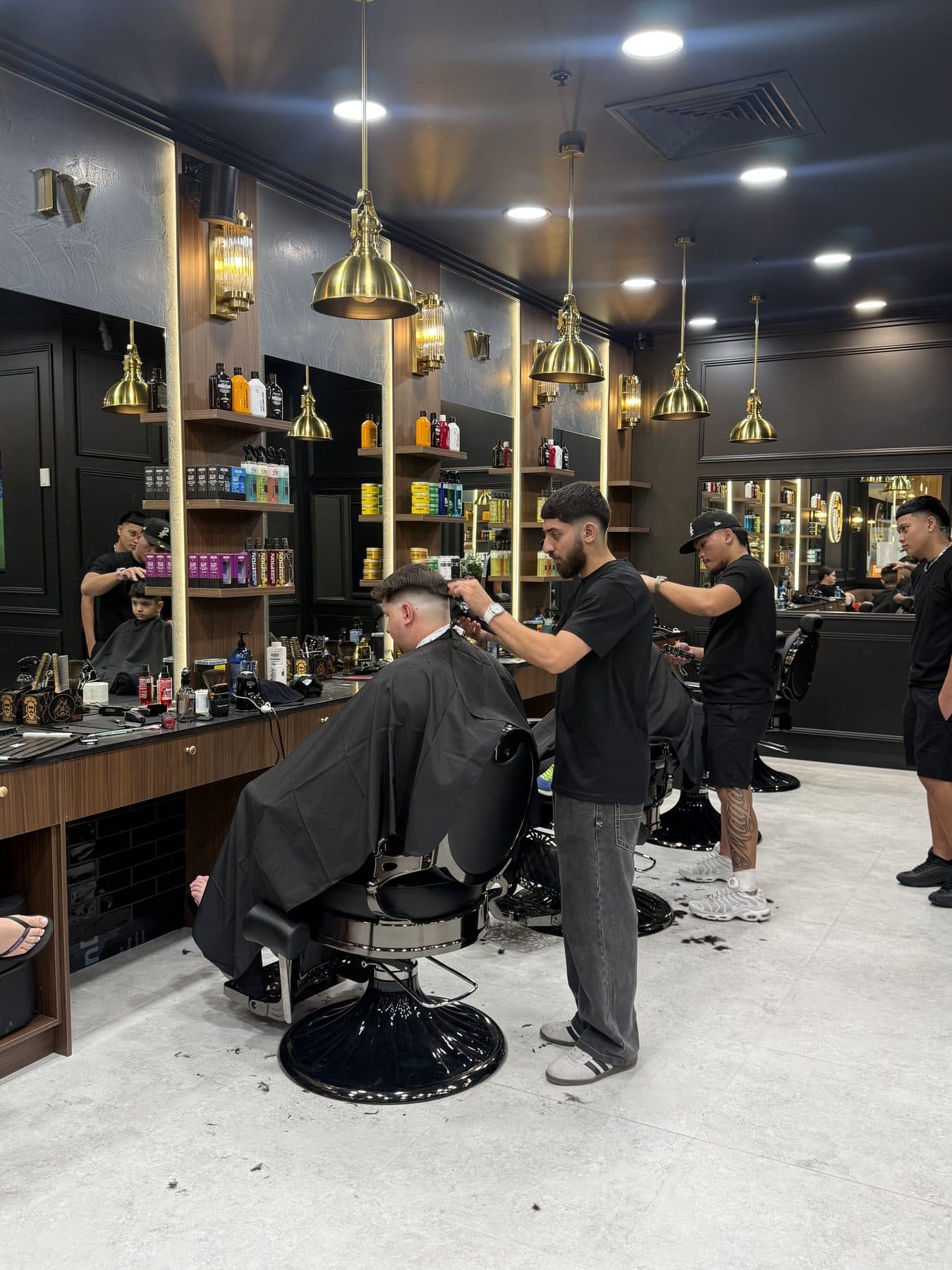Inside Empire Cuts Taigum